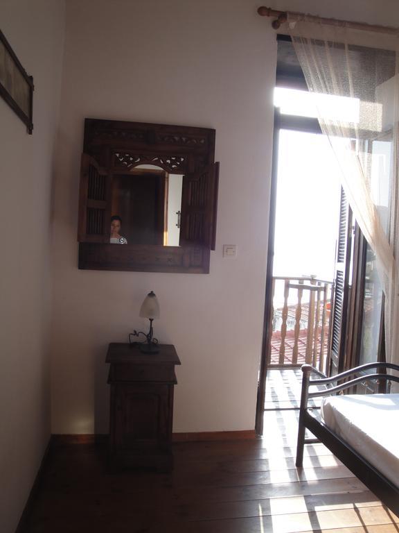 Villa Chrysodimi Chalki Town Ruang foto