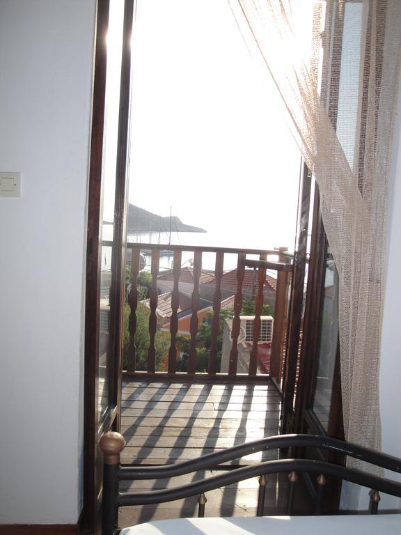 Villa Chrysodimi Chalki Town Ruang foto