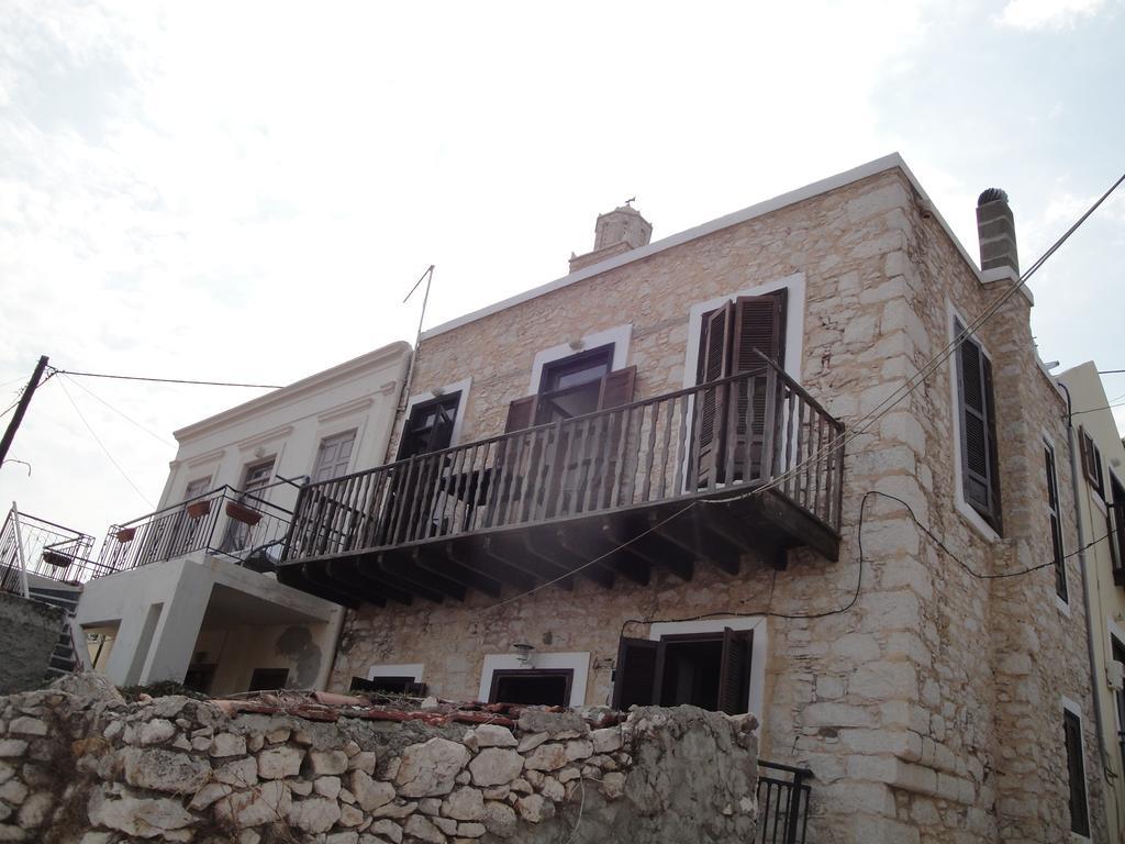 Villa Chrysodimi Chalki Town Ruang foto