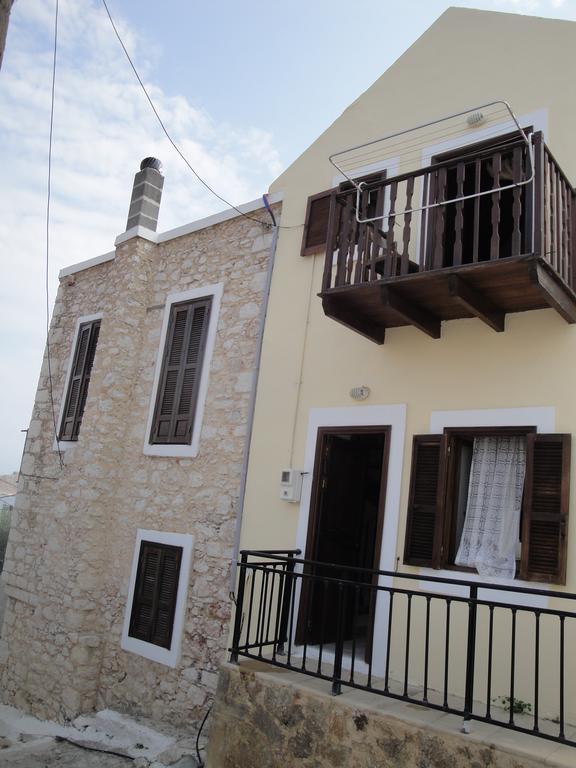 Villa Chrysodimi Chalki Town Ruang foto